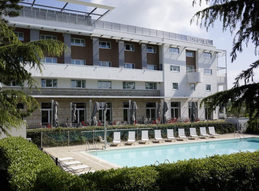 Novotel Saint-Quentin En Yvelines Magny-les-Hameaux Exterior foto
