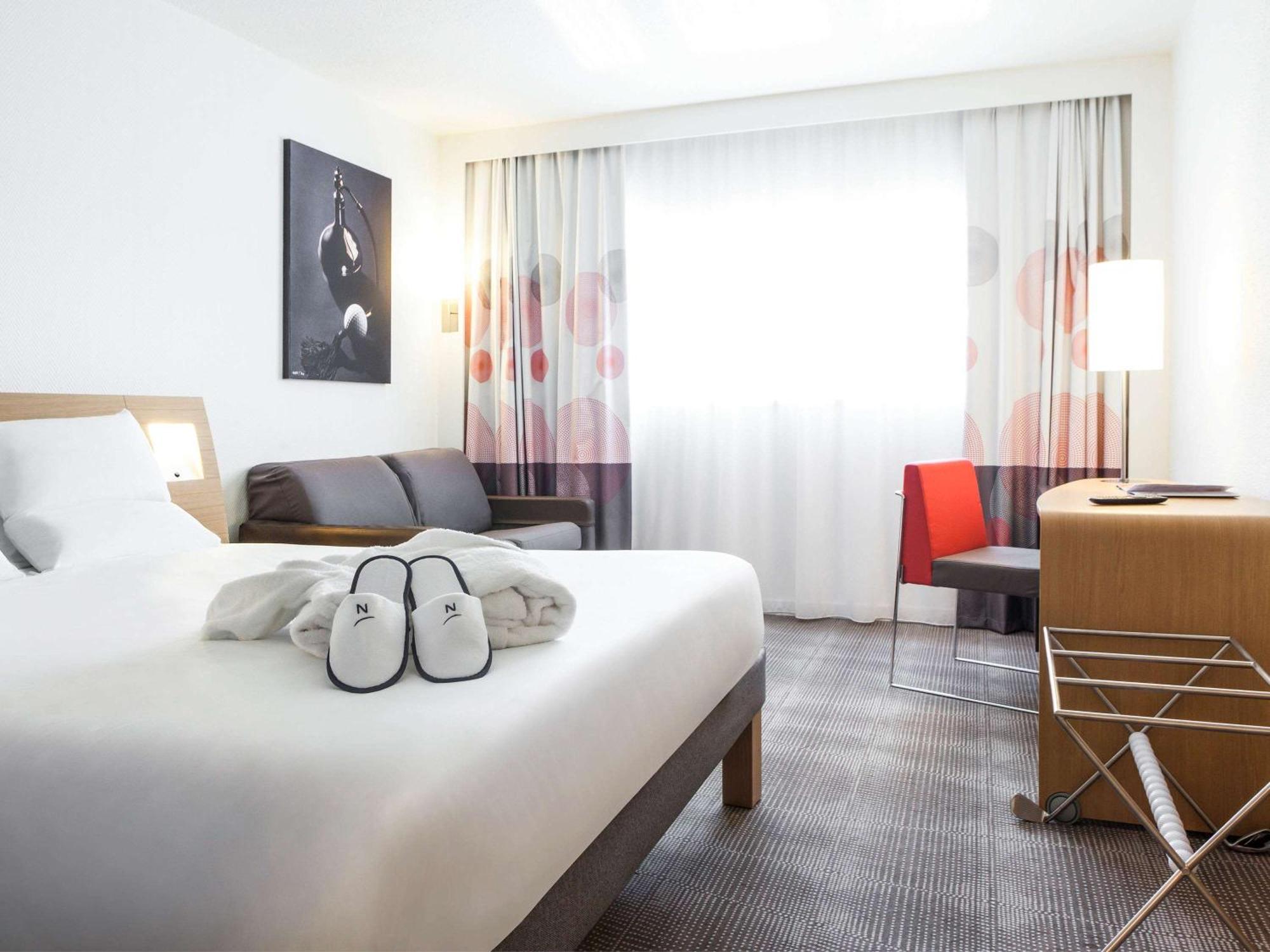 Novotel Saint-Quentin En Yvelines Magny-les-Hameaux Exterior foto