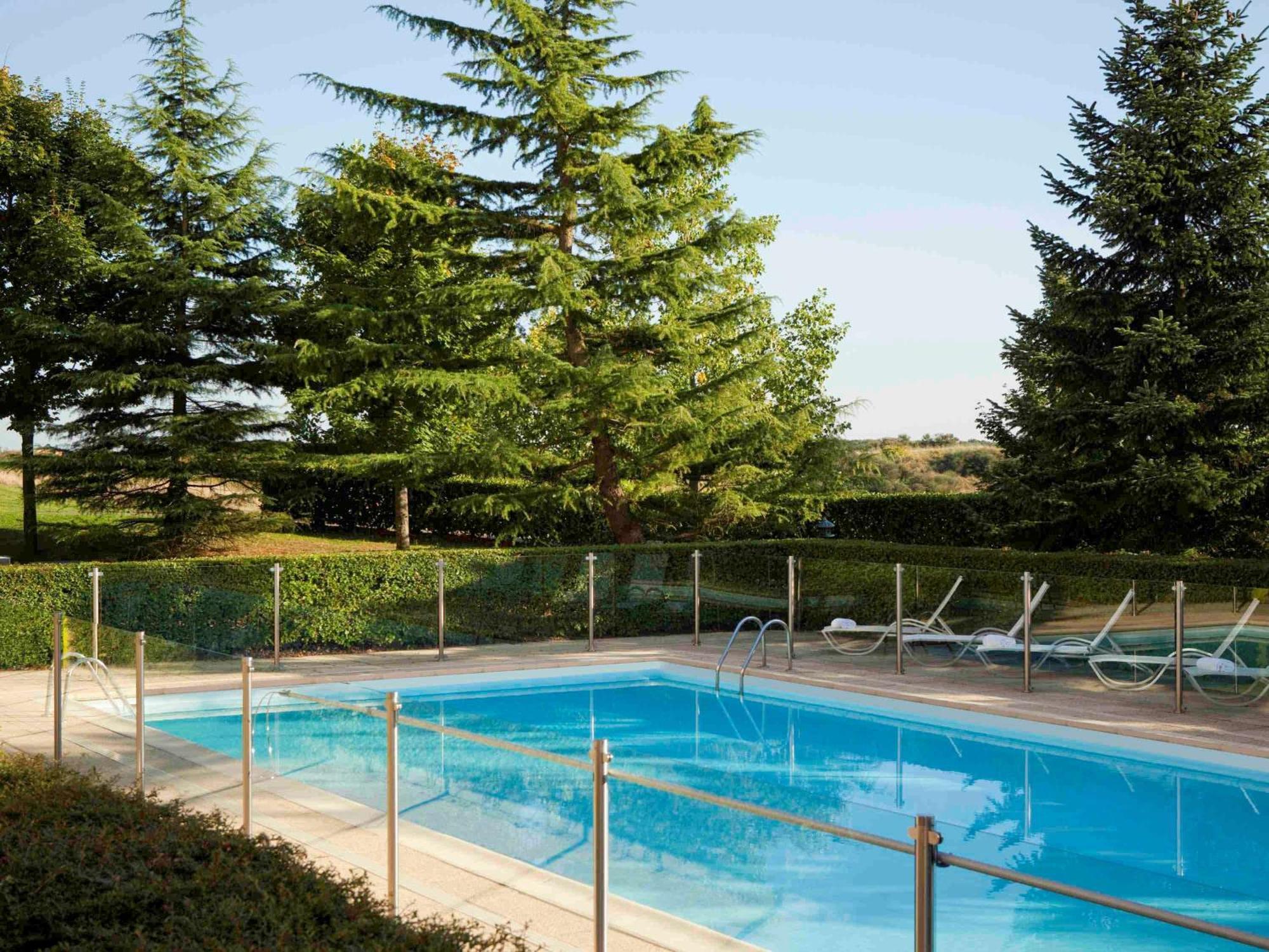 Novotel Saint-Quentin En Yvelines Magny-les-Hameaux Exterior foto